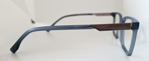 Armação Masculina Retangular Cinza Fosco com Detalhes em Metal nas Hastes - Image 3